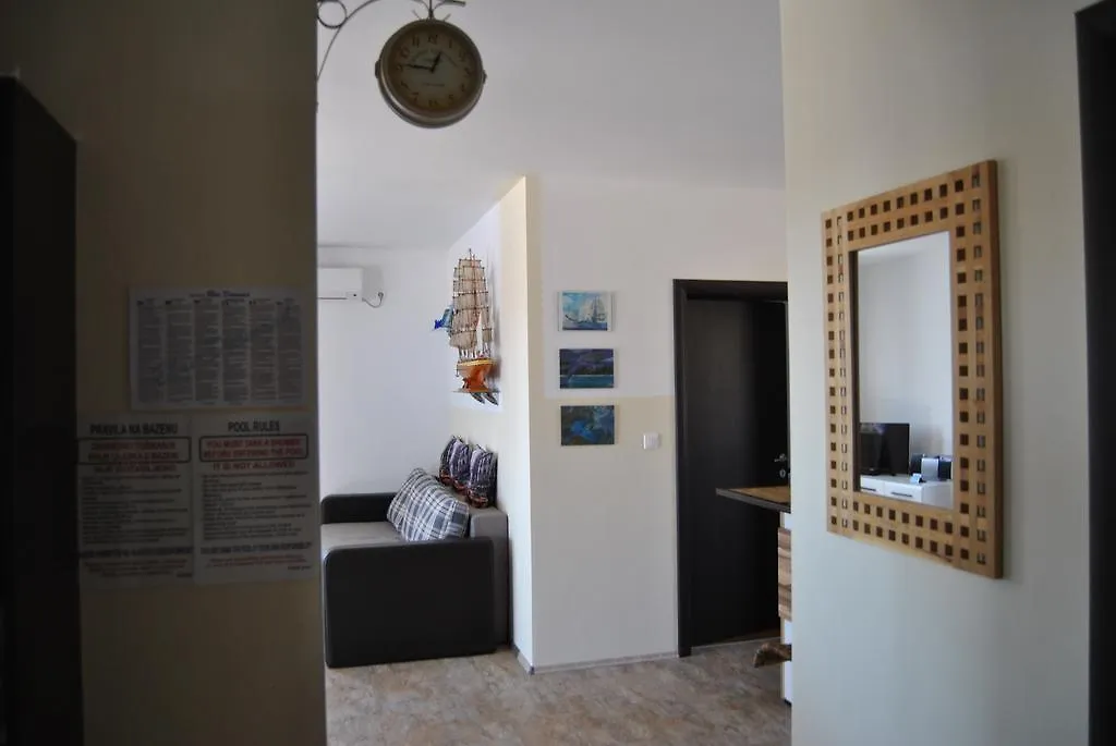 House With Swimming Pool Blue Diamond Apartment